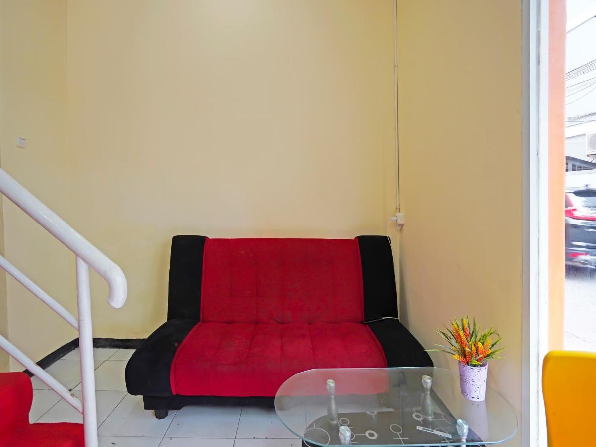 OYO 91727 Luxury Homestay Sidoarjo Gedangan Bagian luar foto